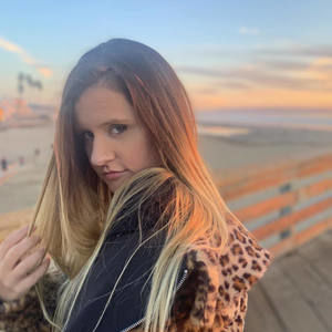 Meet your Posher, Vee